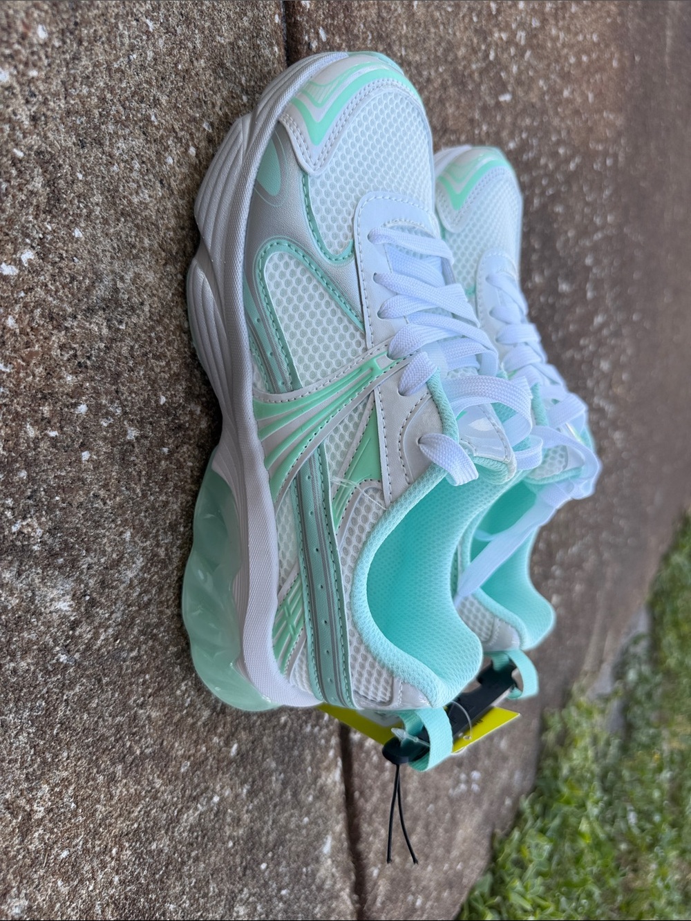 Avia Women's White and Mint Green Sneakers. Size 6.5 Women’s NEW - Picture 4 of 9